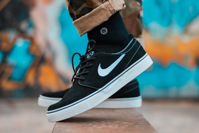 Elektroniczna karta podarunkowa Foot Locker – idealny prezent dla fanów sneakersów i sportowego stylu