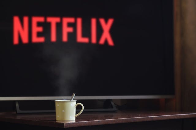 Podaruj rozrywkę z Elektroniczną Kartą Podarunkową Netflix